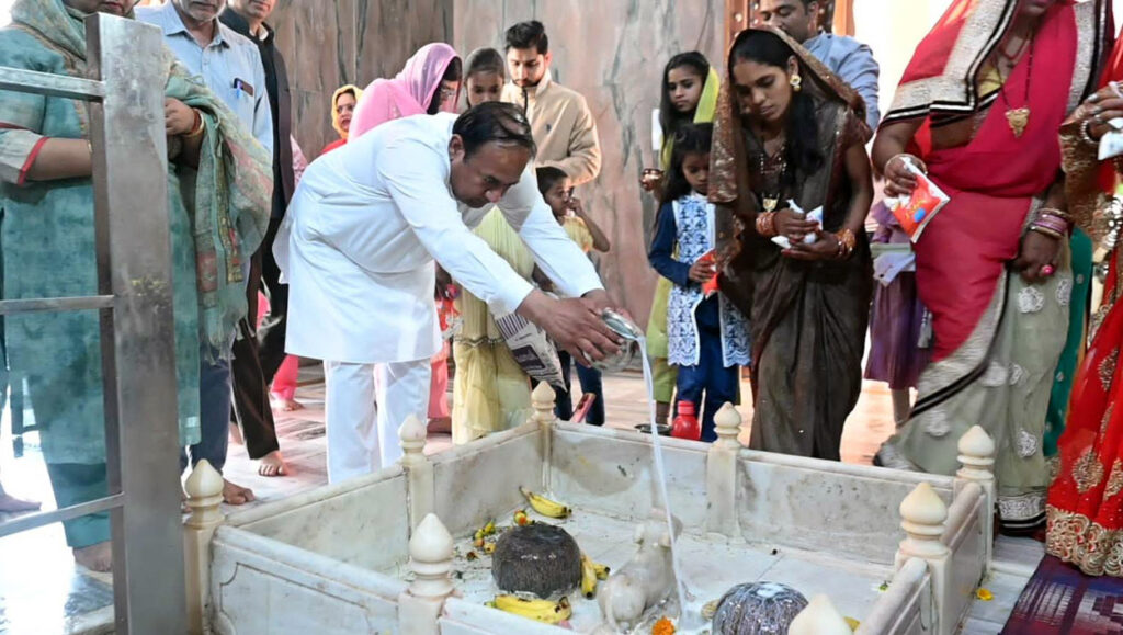 भगवान शिव की महिमा जीवन बदल देती : विधायक सुरेंद्र पंवार